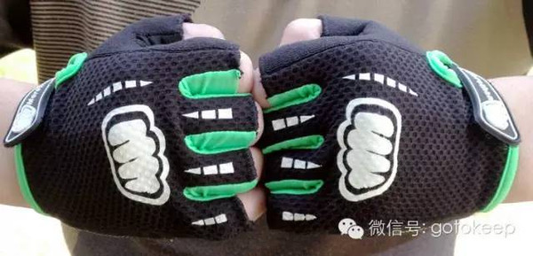 健身手套护腕什么牌子好_健身护腕手套_手套健身护腕的作用