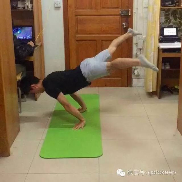 极限健身手套_极限运动手套_健身手套紧一点好还是松一点好