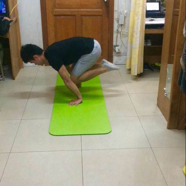 健身手套紧一点好还是松一点好_极限运动手套_极限健身手套
