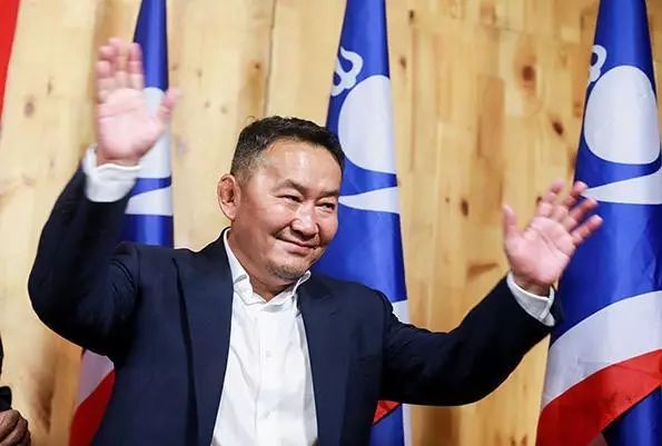 滚动新闻新浪网_中新网娱乐滚动新闻_滚动新闻app