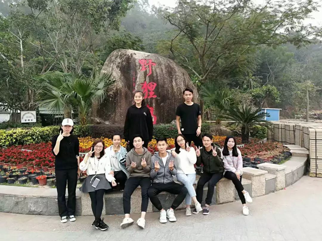 大学校运会通讯稿100字_大学生校运会通讯稿_大学学生会通讯稿