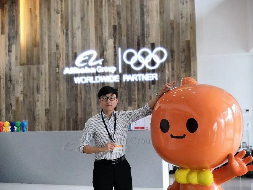大学校运会通讯稿200字_大学生校运会通讯稿_校运会通讯稿件范文