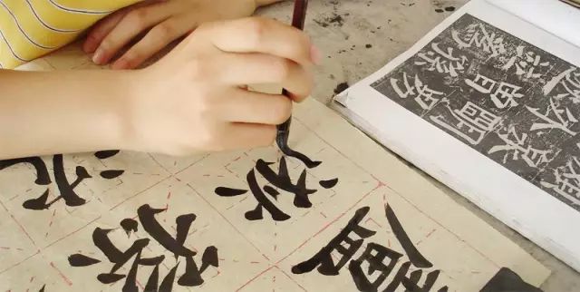 开元棋app官方下载 孩子练习书法，需要注意什么要点？