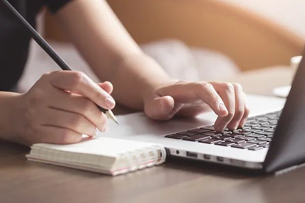 日记文学特征与审美价值_中国日记文学研究_什么是日记通讯体裁