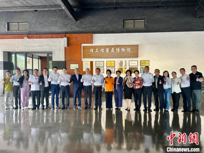 南昌港资企业考察_香港企业家投资江西_南昌汽车产业投资有限公司