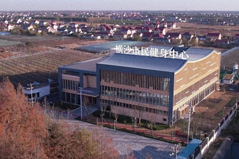 健身综合训练器安装视频_综合训练器健身器_健身器材综合训练器的使用方法