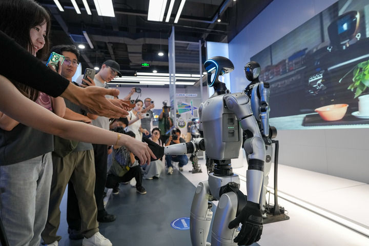 北京综合训练器专卖_北京机器人产业发展_北京人形机器人运动会