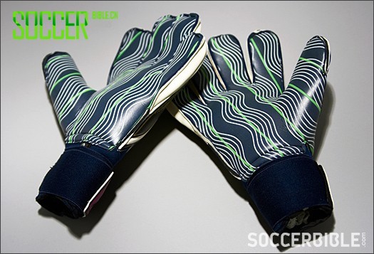 冠军联赛版 Predator Pro 手套- 守门员