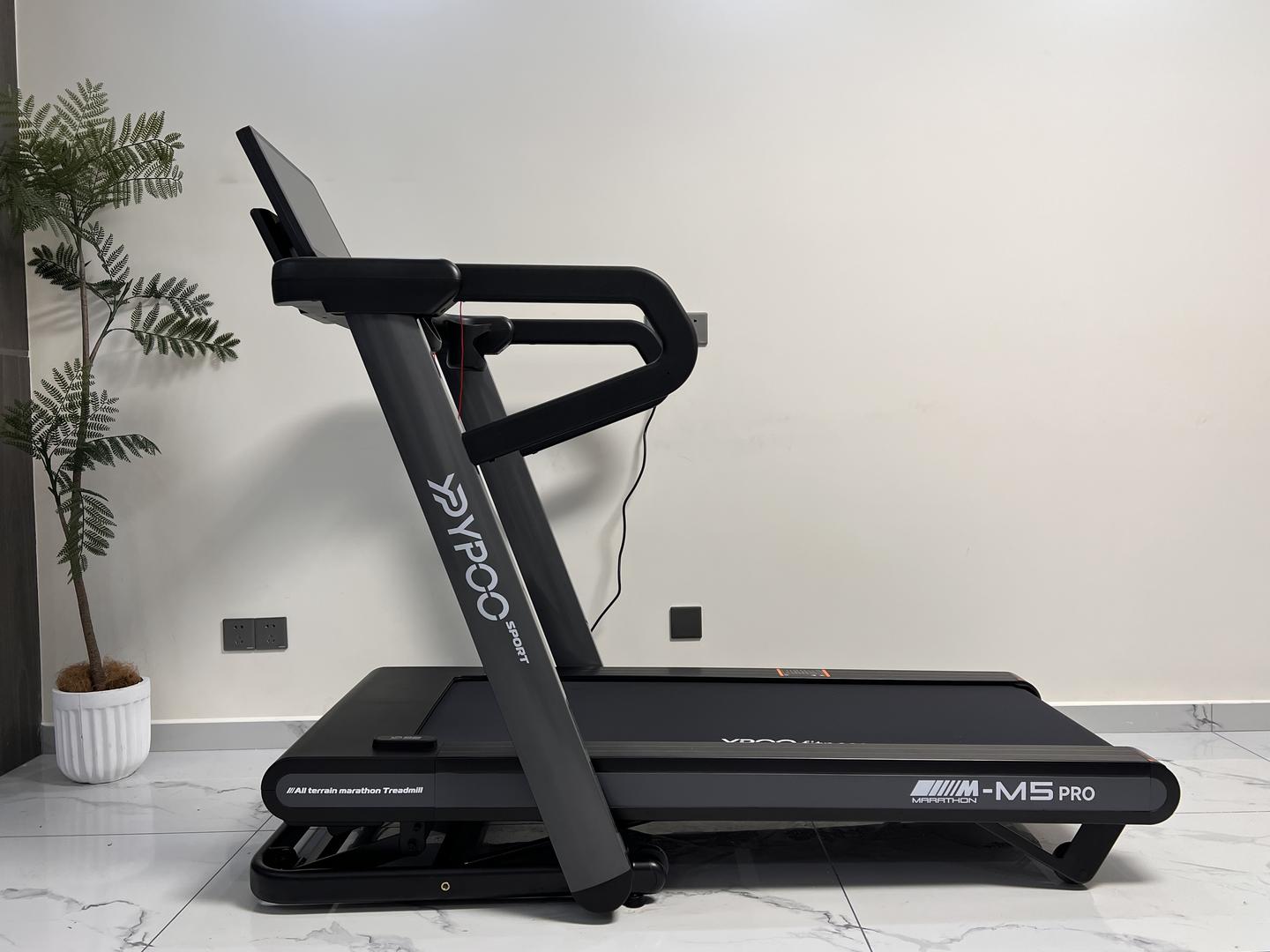 大坡度跑步机选购指南_易跑M5 Pro评测_什么牌子跑步机好适合家用